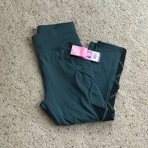 NWT Pop Fit Workout Capris